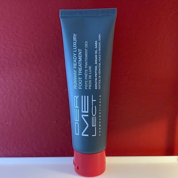 DERMELECT Runway Ready Luxury Foot Treatment - Picture 1 of 5